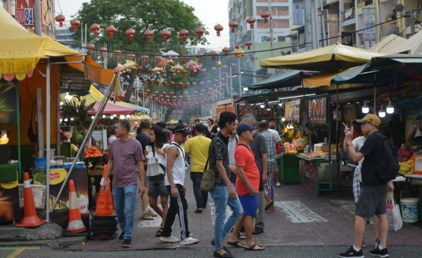 中國丐幫入侵馬來西亞乞討。（圖／擷取自X）