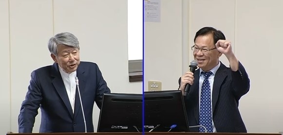 經濟部長郭智輝（左）日前提出「菲律賓設綠電廠輸送回台」一說，引發外界討論。（圖擷取自立法院議事轉播）