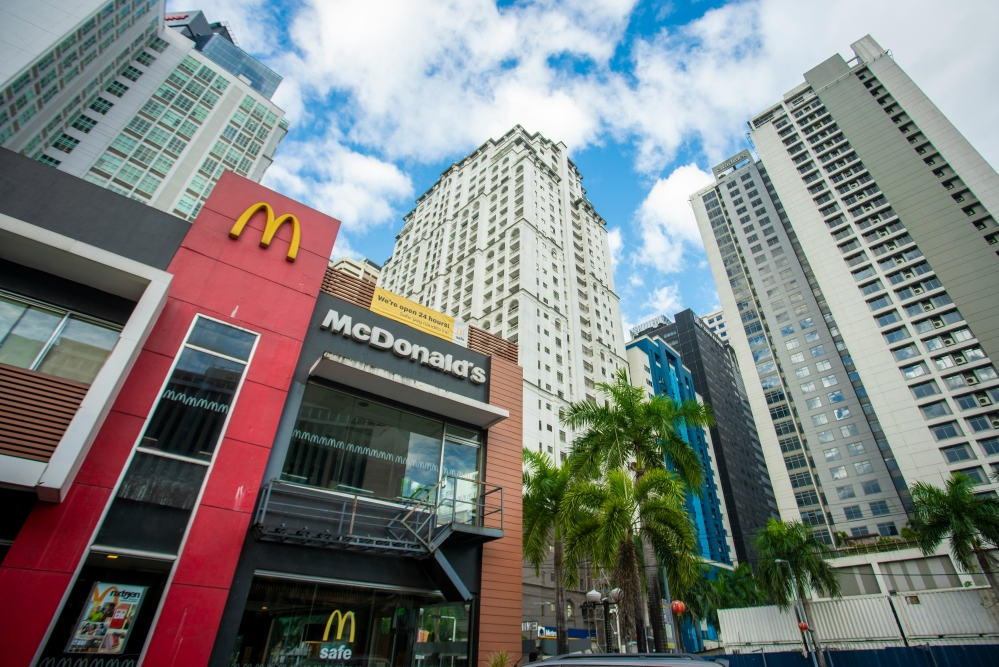 圖為示意圖，台北市一間麥當勞近日爆出主管性侵女工讀生案，最終被害人罹患憂鬱症輕生。（Photo by Jason Miraples on Unsplash）