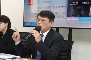 曝黃國昌曾在法庭「一打十」！館長揭槍擊案往事：說他不懂議程很可笑