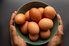 蛋價跌至2年來新低...物價卻沒跌！網諷：加蛋還是20 謝謝