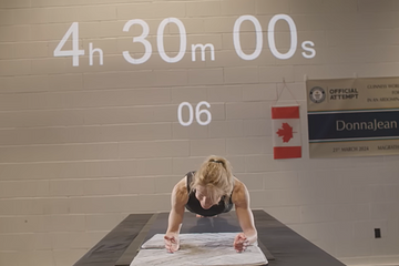 58歲加拿大女性棒式撐「4小時30分」 打破金氏世界紀錄