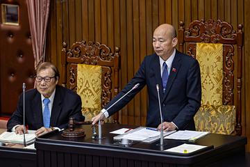 國民黨「代按表決器」爭議 立法院長韓國瑜：議事人員誤認立委將懲處